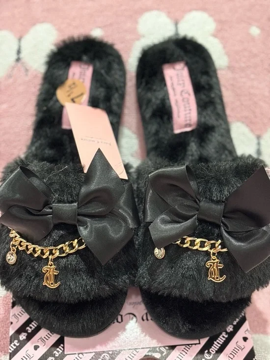 Juicy Couture Black Faux Fur Slide Slippers with Satin Bow & Gold Chain - Picture 3 of 6